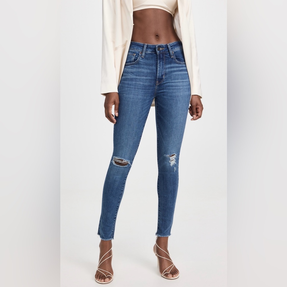 NWT Levi’s High Rise Ripped Skinny Jeans
